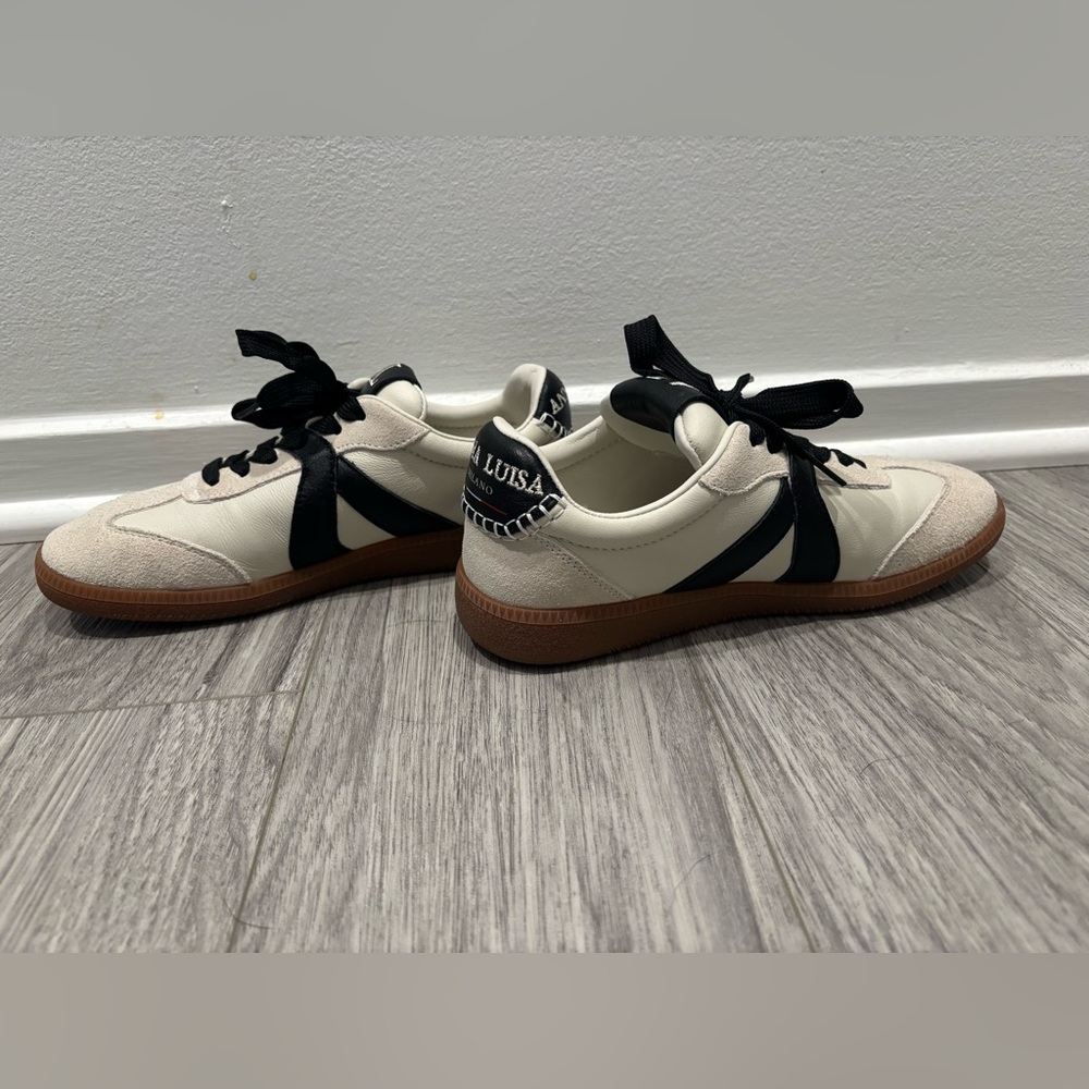 Anna Luisa Milano Sneakers
